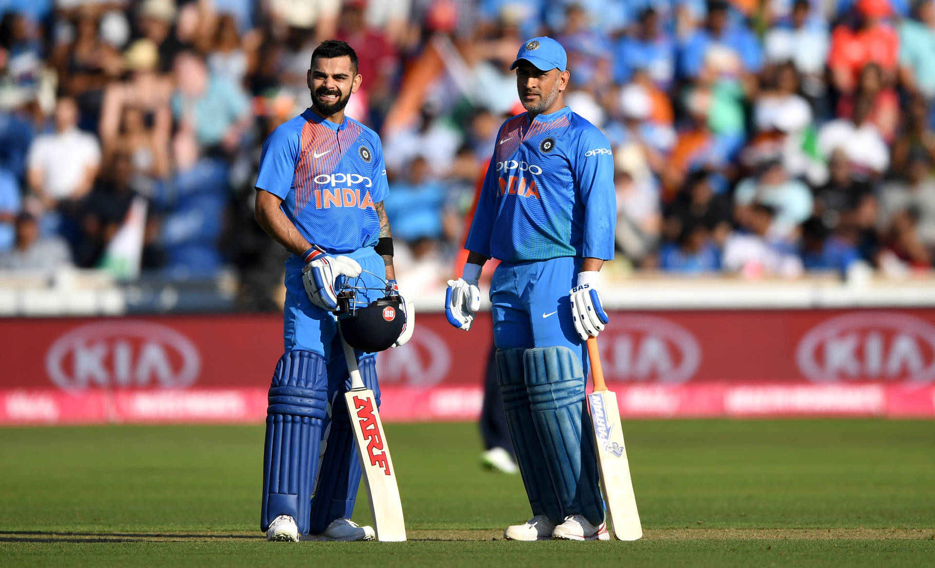 virat kohli and ms dhoni