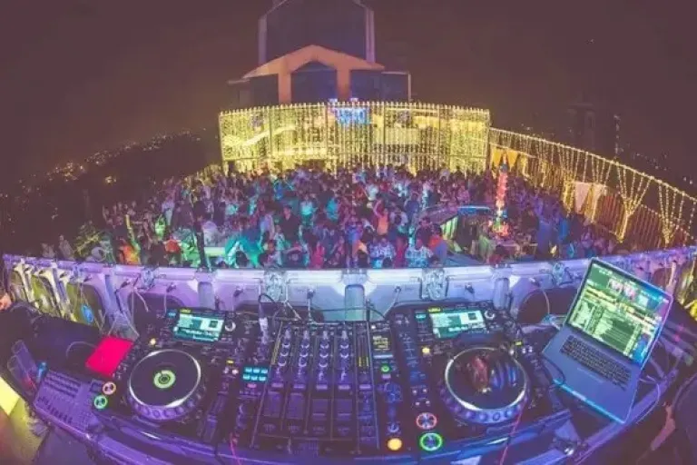 NYE White Party at Skyye